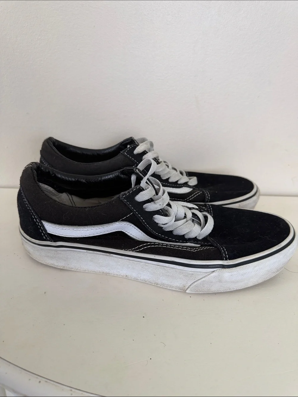 (2396) Vans Black and White Old Skool Sneakers, Size: 7.5